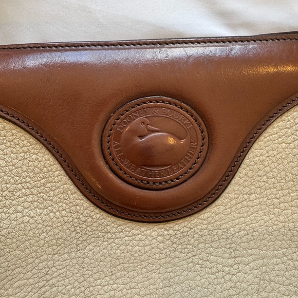 dooney & bourke crossbody bag - Picture 3 of 9